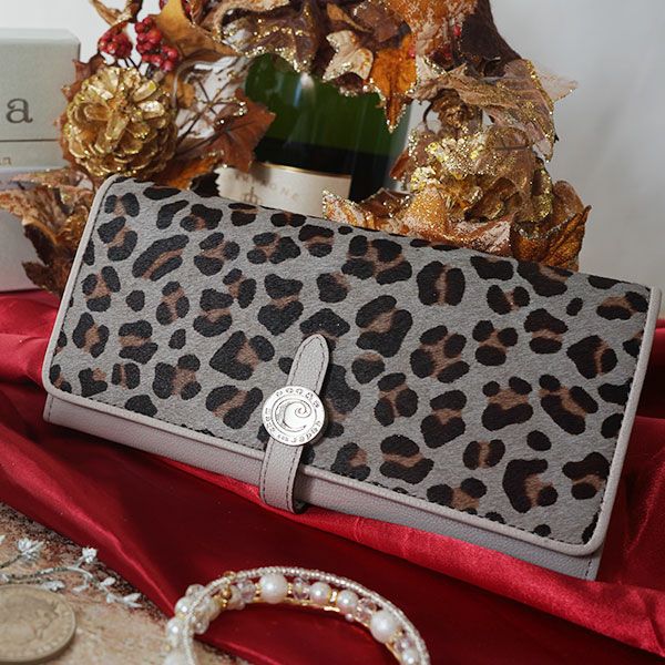 新品ロベルトカヴァッリレオパード長財布 Roberto Cavalli - 新品ロベルトカヴァッリレオパード長財布の通販 by