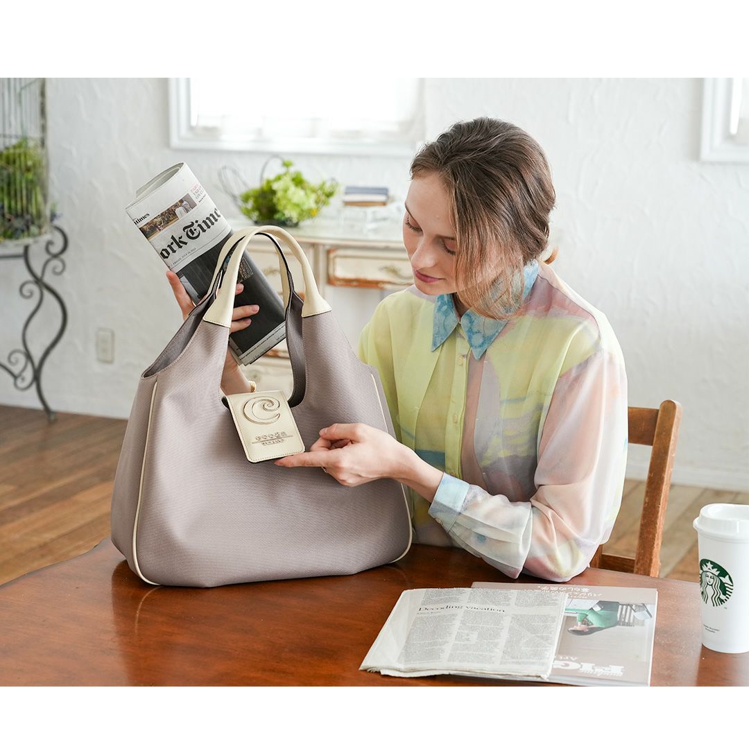 60代の母にふさわしいショルダーバッグの選び方